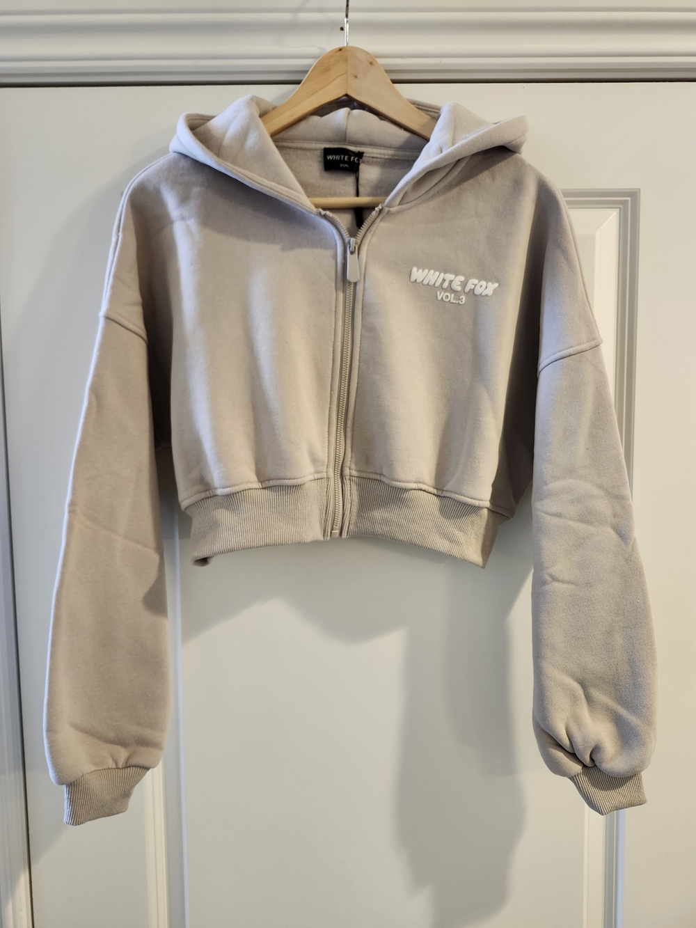 NWT White Fox Offstage Cropped Zip Hoodie Moon XS/S - Picture 2 of 6